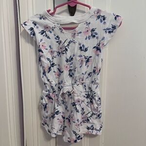 Adorable Splendid brand 2T romper!!! Cute floral pattern